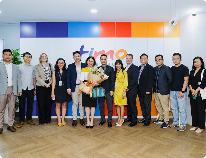 Cùng các đồng nghiệp tại ngân hàng số Timo, nơi mình từng giữ vai trò Giám đốc Đầu tư.