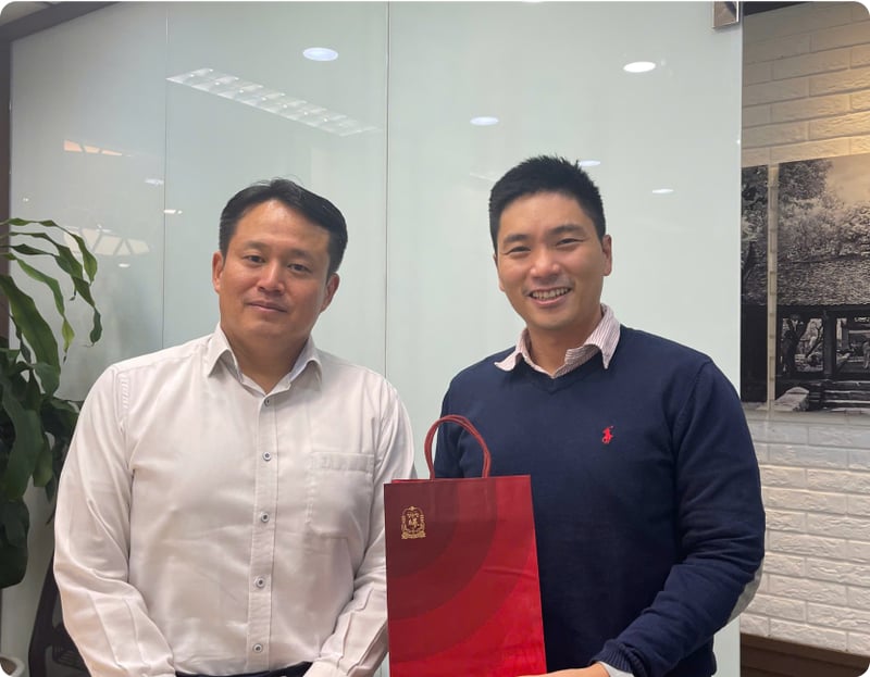 Cùng ông Jimmy Kim, Tổng Giám đốc công ty chứng khoán NH Securities Việt Nam.